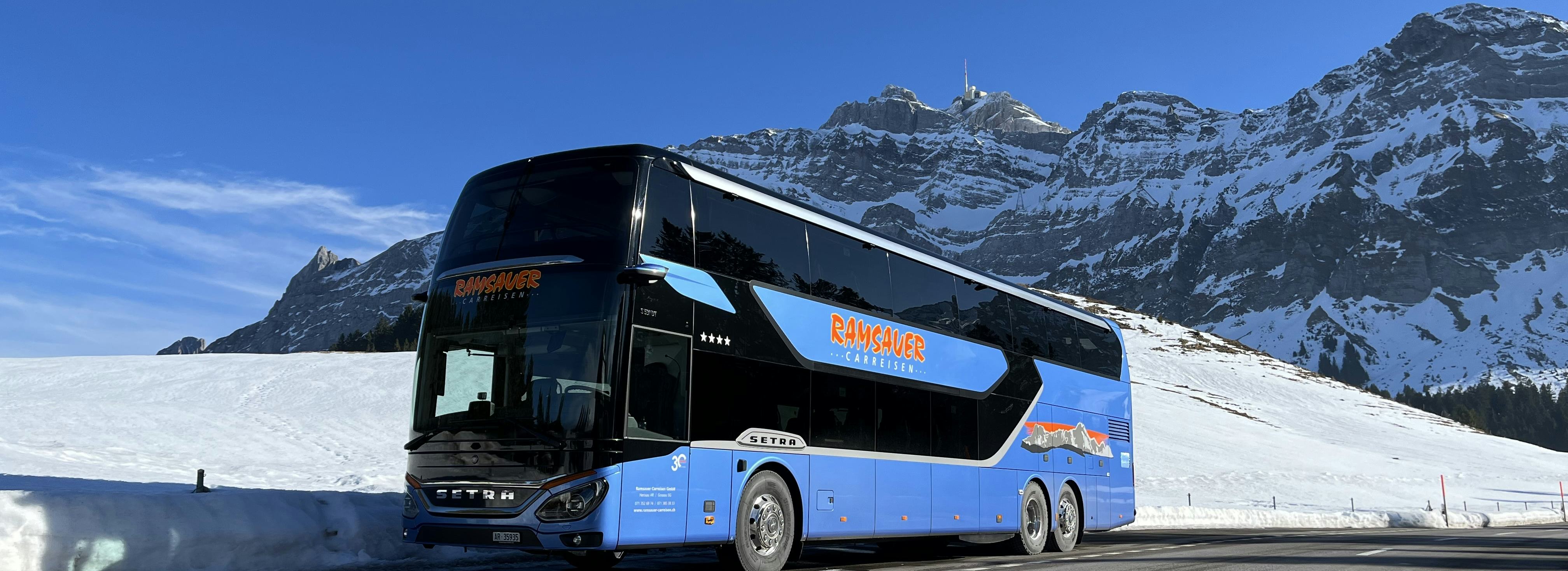 S531 mit Säntis bei Haltestelle