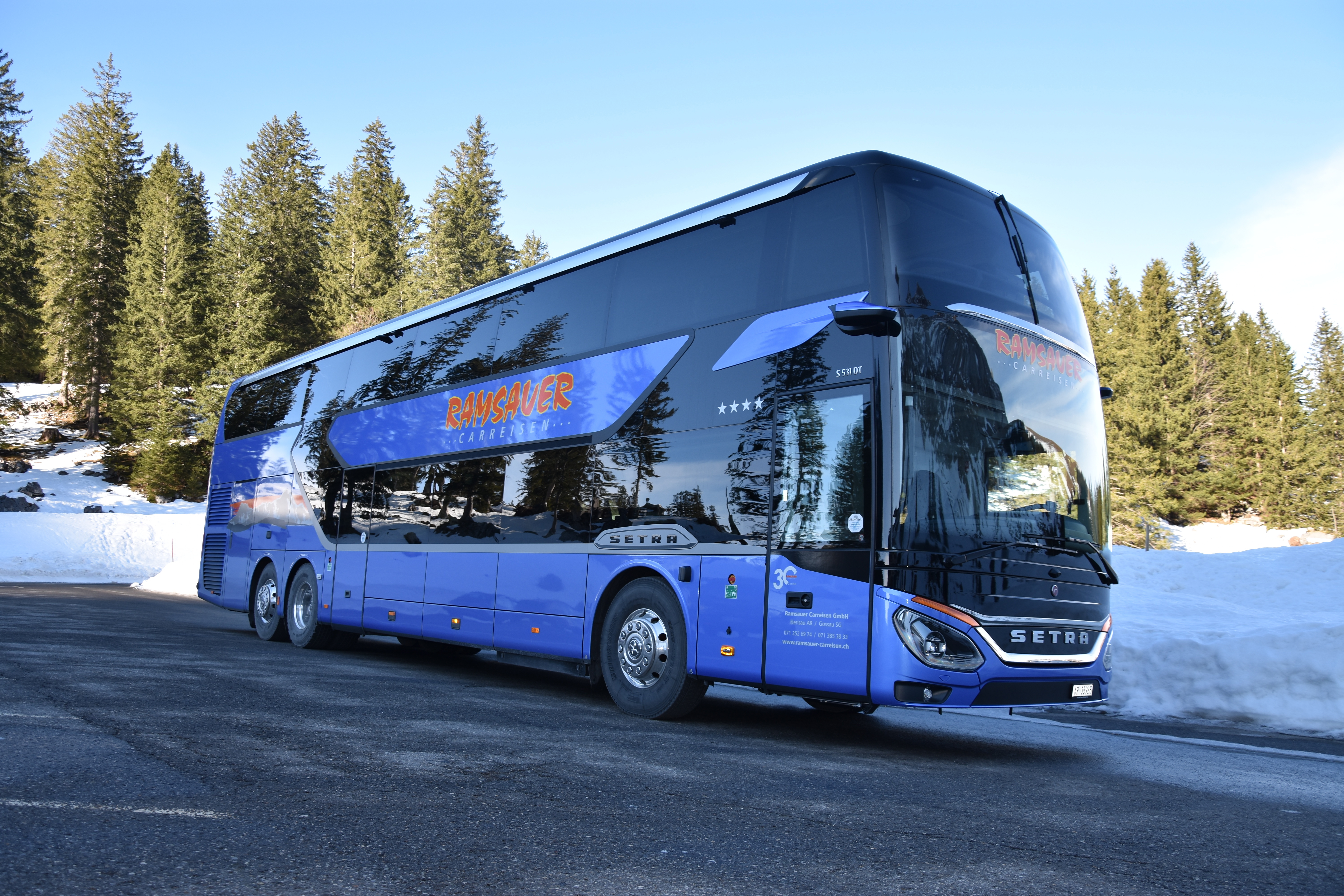 S531 mit Waldhintergrund