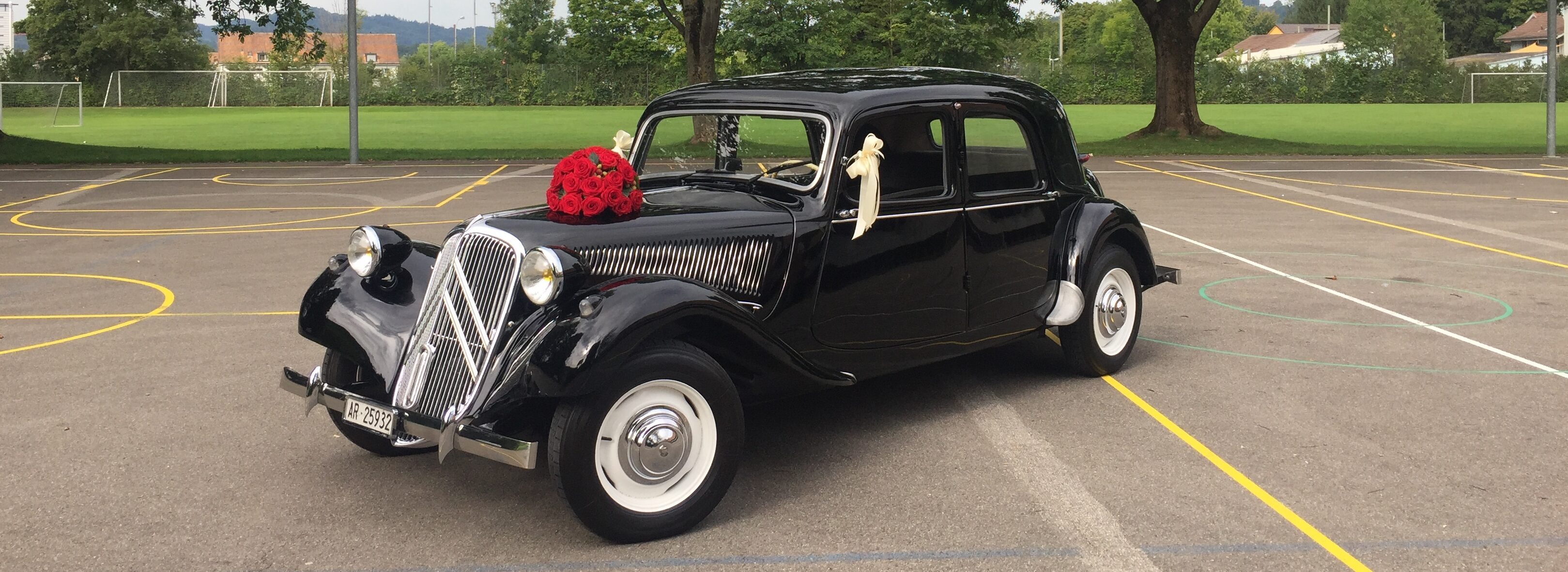 Oldtimer Citroen 11B Jahrgang 1956 fuer Feste