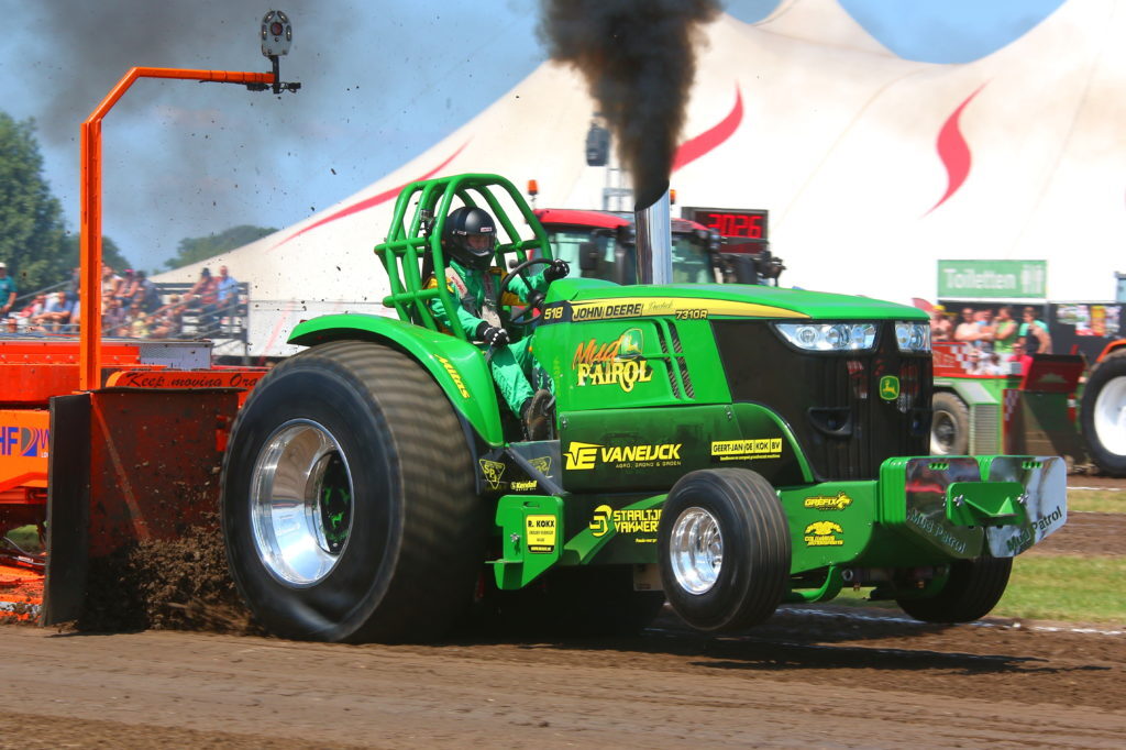 Knutwiler Powerdays grüner Traktor