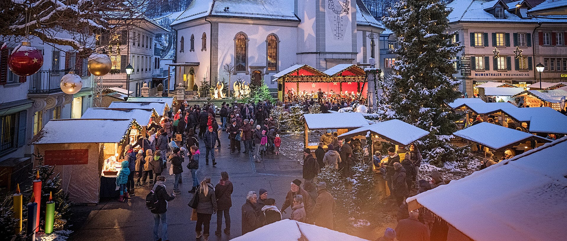 Weihnachtsmarkt Huttwil Kirche